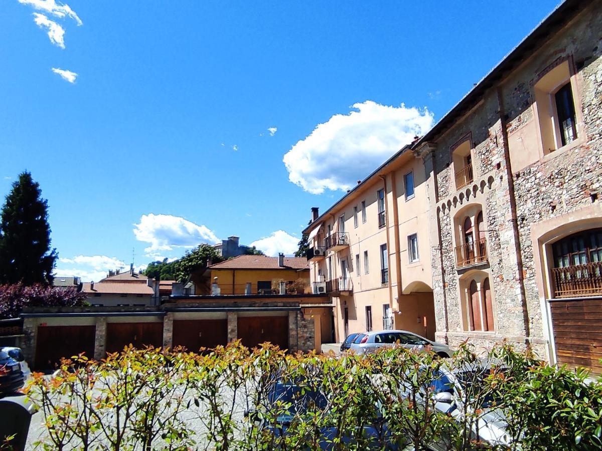 Ferienwohnung Ex Convento Santa Caterina Angera Exterior foto